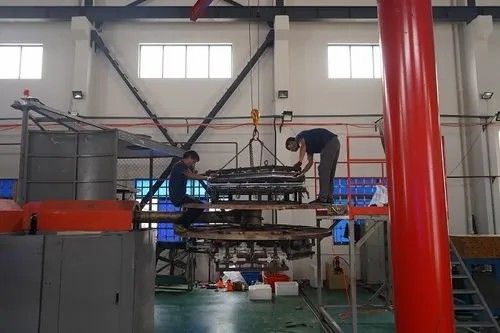 ซื้อ เครื่องขึ้นรูปด้วยการหมุนพร้อมระบบควบคุม PLC HMI การผลิตออนไลน์
