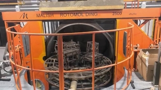 เครื่องฉีดแบบเคลื่อนที่ด้วยเตาอบสามแขน